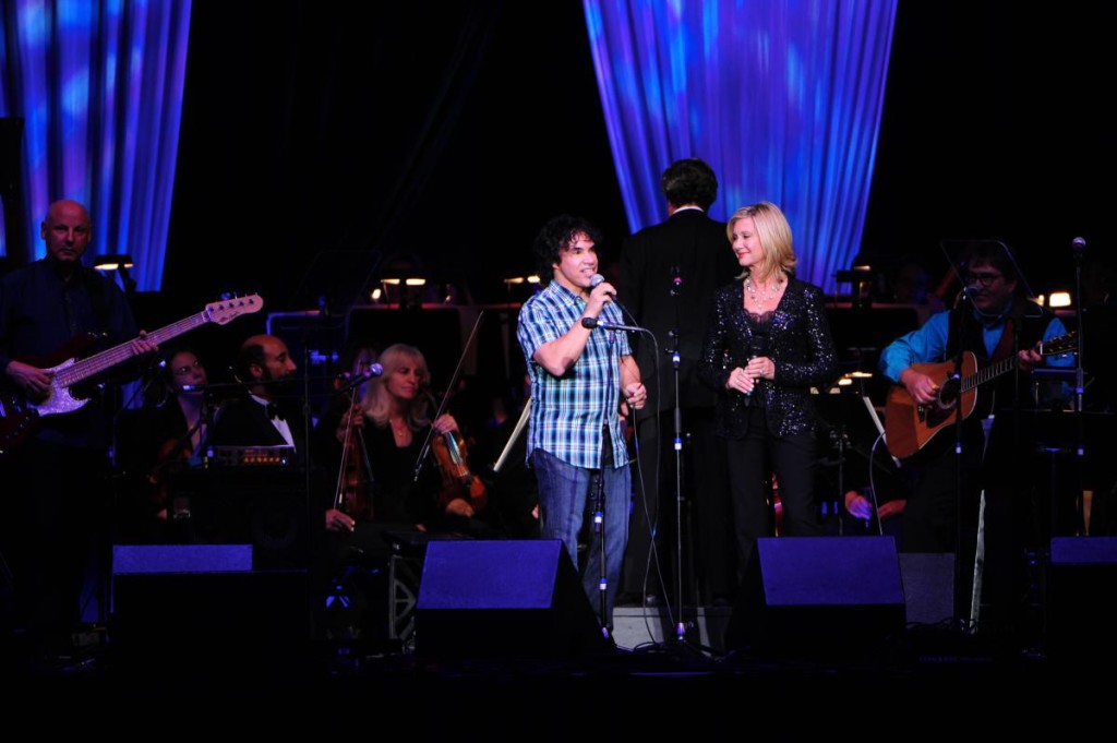 JOHN DENVER-RED ROCKS AMPHITHEATRE - John Oates, Olivia Newton-John